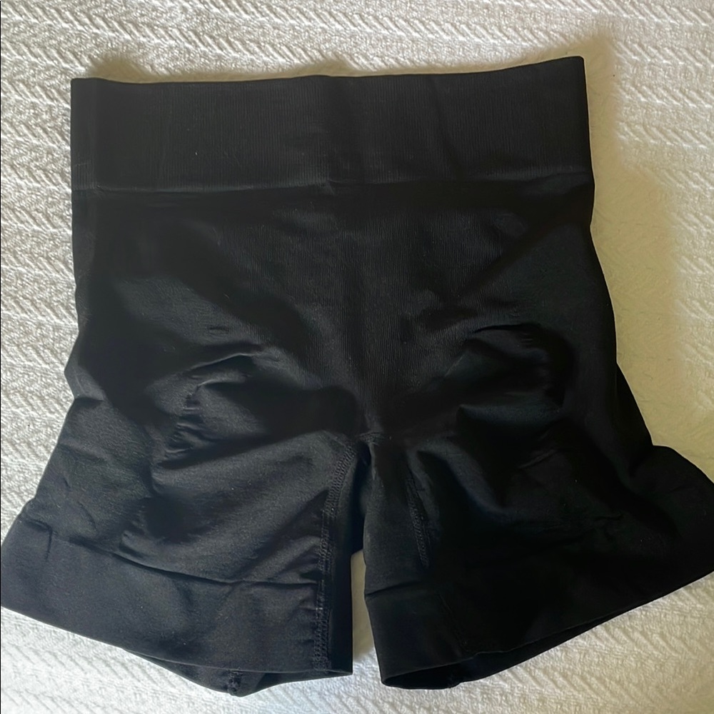 HUE Black Shapewear with High-Waisted Design